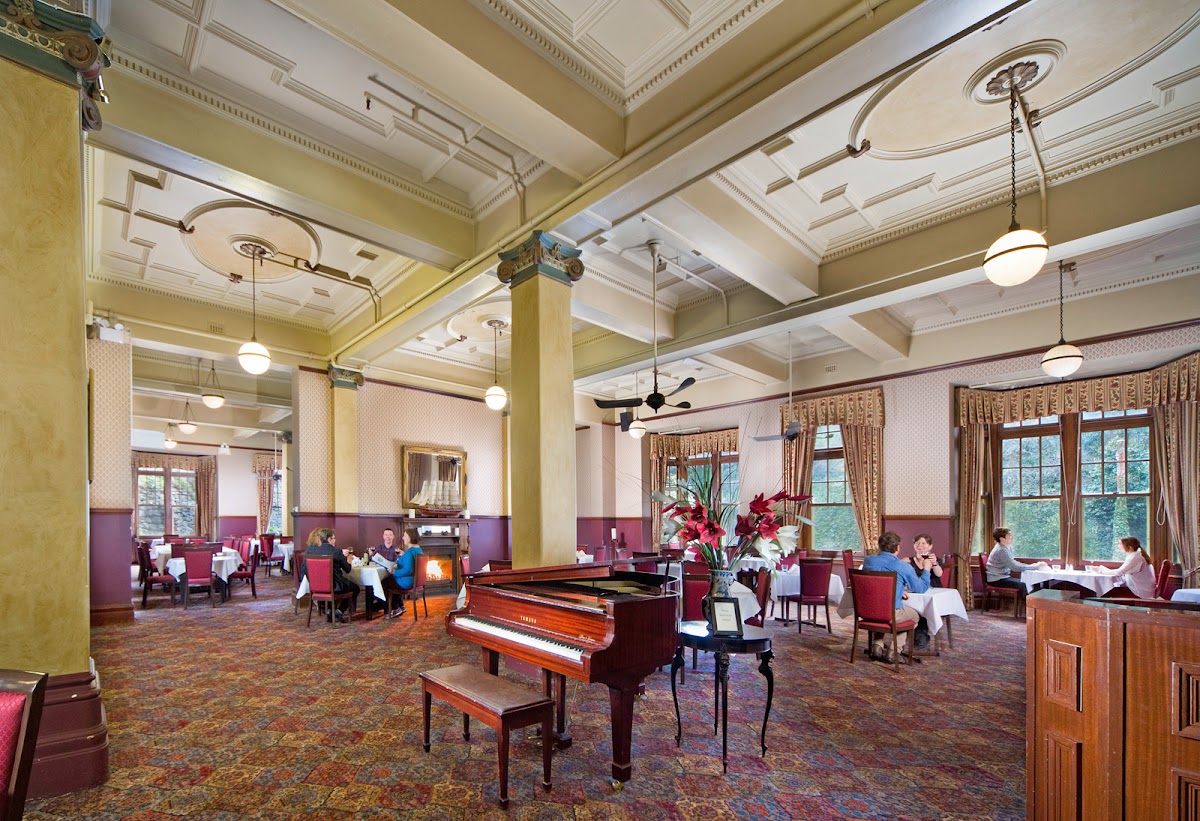 Chisholm’S Restaurant